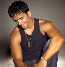 Luis Fonsi – Respira –