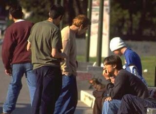 Jóvenes con problemas son más propensos a pensar en el suicidio