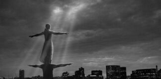 Practicar yoga con tu pareja para fortalecer el vínculo