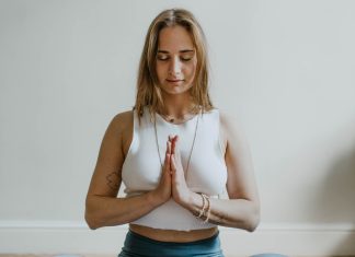 Beneficios de la Meditación y el Yoga 🧘♀️ Guía para Transformar tu Vida beneficios de la meditacion y el yoga